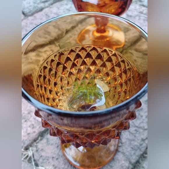 Vintage 70s Indiana Glass diamond & kings crown dark amber glass cups goblets - Picture 4 of 11